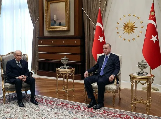 Son dakika: Külliye'de kritik zirve! Erdoğan ile Bahçeli bir araya geldi-1