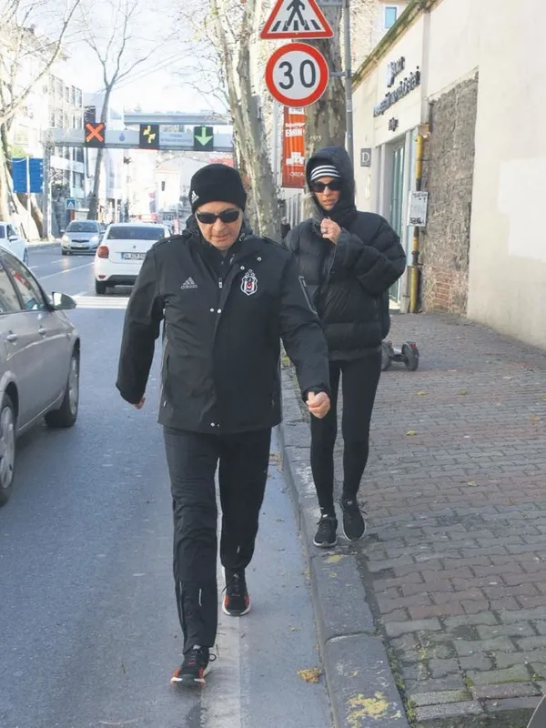 Aslıhan Karalar'ın annesi Nuray Hanım görenleri şaşırttı-8