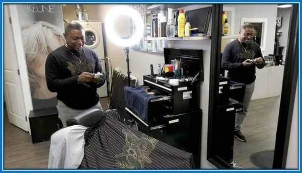 iste-galatasarayin-yeni-transferi-sam-adekugbenin-bilinmeyen-yonleri-babasi-hem-berber-hem-de-papaz-1676533925849.jpeg İşte Galatasaray'ın yeni transferi Sam Adekugbe'nin bilinmeyen yönleri! Babası hem berber hem de papaz-5