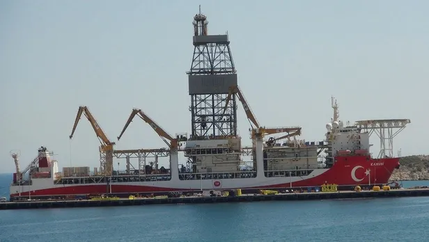 Kanuni göreve hazır: Kırmızı beyaza boyandı, Türk bayrağı işlendi - 3