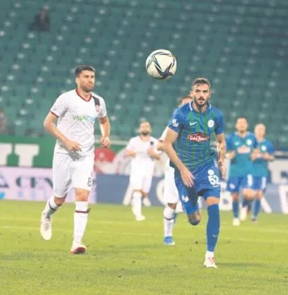 kadikoyde-derbi-gecesi-fenerbahce-ve-besiktas-kozlarini-paylasiyor-1639868421936.jpeg Kadıköy’de derbi gecesi! Fenerbahçe ve Beşiktaş kozlarını paylaşıyor-9