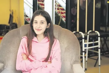 6 Şubat depreminde Ebrar Sitesi'nde enkaz altına kalan Ayşe imkansızı başardı!
