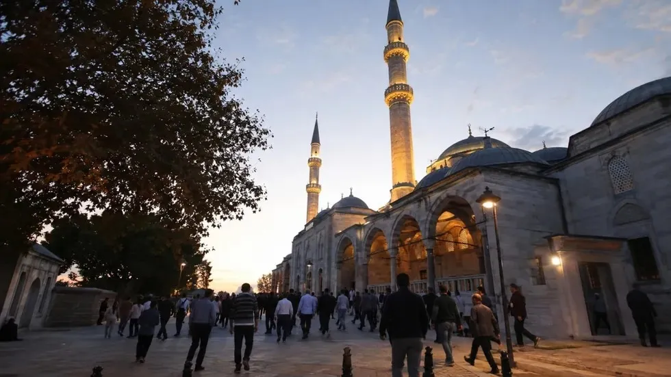 81 ilde 15 Temmuz şehitleri için sela okundu! 90 bin camide dualar yükseldi-3