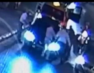 CHP’li başkan tatilcinin aracını tekmelerken