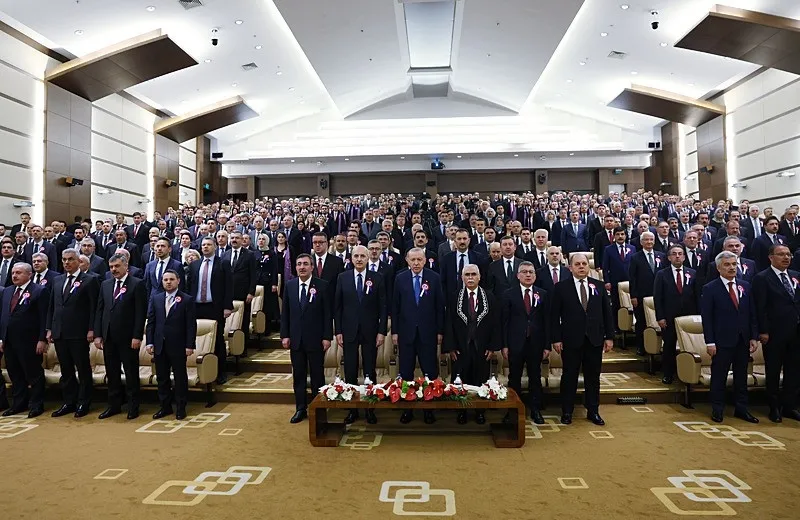 baskan-erdogan-anayasa-mahkemesinin-64-kurulus-yil-donumu-torenine-katildi-1777380813049.jpeg Başkan Erdoğan, Anayasa Mahkemesinin 64. Kuruluş Yıl Dönümü Töreni’ne katıldı-2