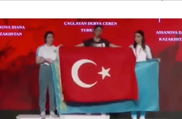 derya-ceren-caglayan-kimdir-kac-yasinda-nereli-derya-ceren-caglayan-bayrak-olayi-videosu-viral-oldu-1666169201985.jpg