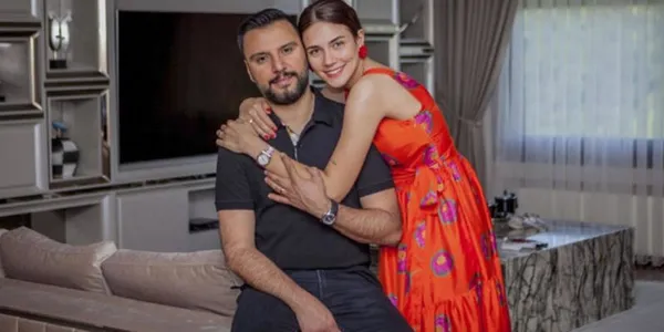 alisan-esi-buse-varol-kimdir-alisan-esi-kimdir-alisan-kaza-son-dakika-esi-cocugu-son-durum-nedir-1593004918105.jpg Alişan eşi Buse Varol kimdir? Alişan eşi kimdir? Alişan kaza son dakika eşi çocuğu son durum nedir?-2