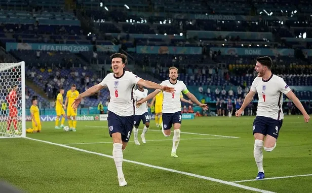 ukraynayi-4-0-maglup-eden-ingiltere-yari-finale-yukseldi-euro-2020-mac-sonucu-1625345759472.jpeg Ukrayna'yı 4-0 mağlup eden İngiltere yarı finale yükseldi! | EURO 2020 MAÇ SONUCU-4