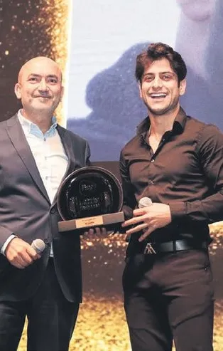 Fizy'den Reynmen’e iki ödül birden