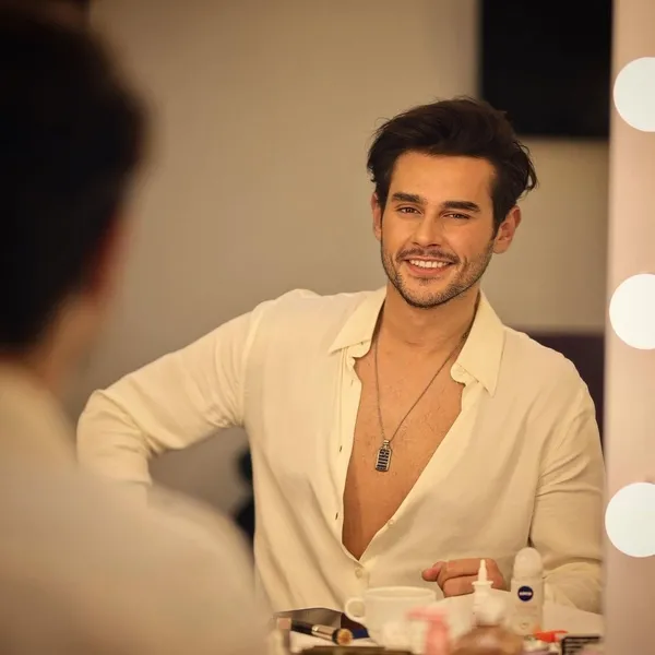 irem-derici-senden-vazgecemem-dedi-biricik-sevgilisi-cem-belevi-fena-aska-geldi-bakin-nasil-karsilik-verdi-sos-1646515441438.jpg İrem Derici ‘senden vazgeçemem’ dedi! Biricik sevgilisi Cem Belevi fena aşka geldi bakın nasıl karşılık verdi! Sosyal medya alev aldı-10