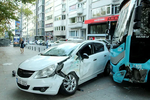 Kontrolden çıkan özel halk otobüsü korku saçtı! 2 yaralı