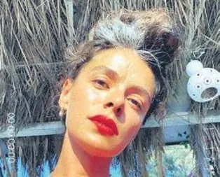 Özge Özpirinçci ve beyaz saçları...