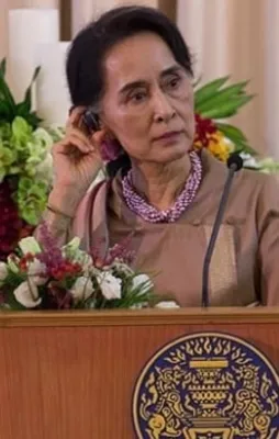 Oxford, Suu Çii'ye verdiği nişanı geri alacak