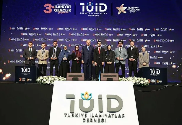 Başkan Erdoğan'dan Uluslararası İlahiyat Gençlik Buluşması ve İlahiyat Yıldızları Ödül Töreni'nde önemli açıklamalar-6