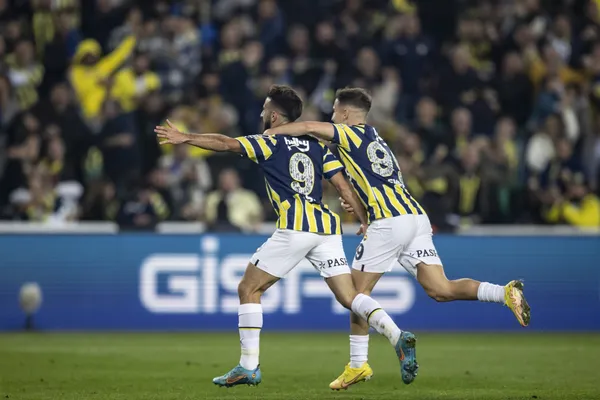 fenerbahce-avrupada-zirvede-rennese-hucum-edecek-1666861084167.jpg