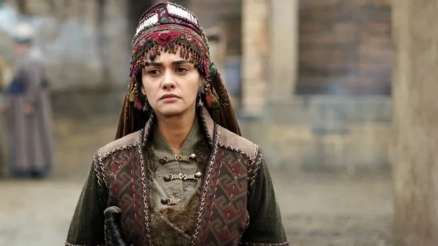 Hande Soral kimdir? Bir Zamanlar Çukurova dizi kadrosuna katılan Hande Soral hangi karakteri canlandıracak?-5