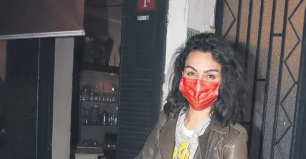 Birce Akalay tangoya sardı