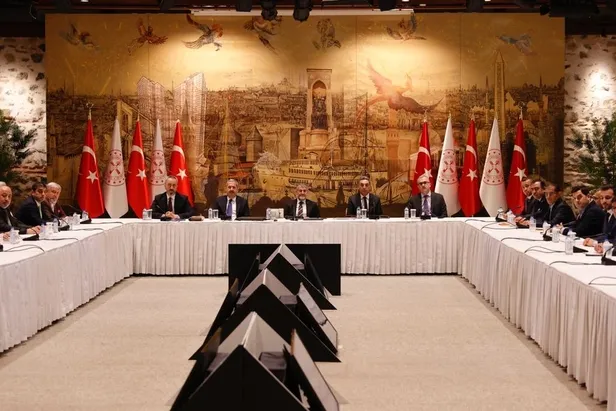Bakan Nebati 30 sektör temsilcisiyle enflasyon zirvesinde bir araya geldi-3