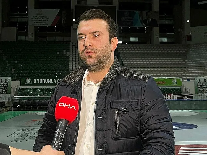 İngiltere'den vize skandalı! Bursa Uludağ Kadın Basketbol Takımı Londra'daki maça 1’i sakat 5 oyuncuyla çıktı-3