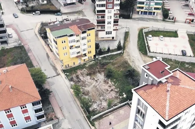 Samsun fıkrası! Kepçe operatörü adresi karıştırınca yanlış binayı yıktı