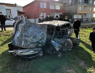 Korkunç kaza! Minibüsle çarpışan otomobil alev aldı