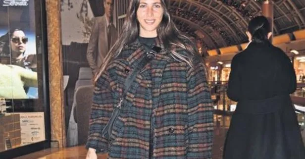 Hülya Avşar'ın kızı Zehra Çilingiroğlu'nun alışveriş turu