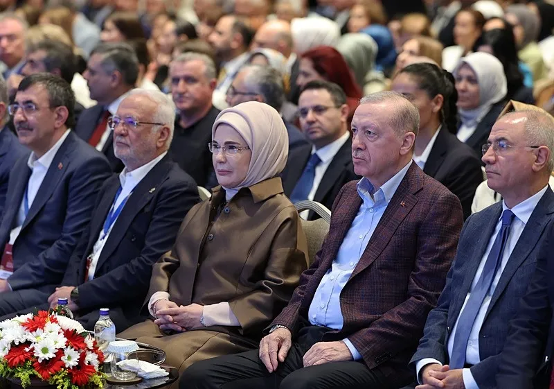 Başkan Erdoğan'dan fosillere tepki: Başörtüsü bu toprakların normalidir | CHP dış mihraklardan kurtulmalı-8