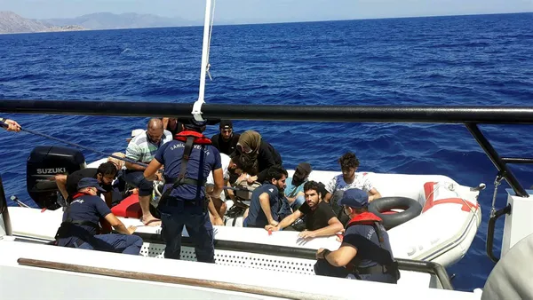 mugla-aciklarinda-yunan-adalarina-gitmeye-calisan-46-kacak-gocmen-yakalandi-1629187305553.jpg