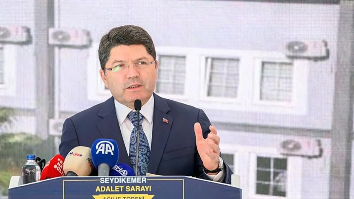 Bakan Tunç'tan YouTuber olmuş gazetecilere sert yanıt: Siz önce geçmişinize bakın!