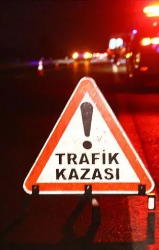 Çorum Mecitözü'nde feci kaza! Otomobil yol kenarındaki römorka çarptı: 1 kişi yaşamını yitirdi