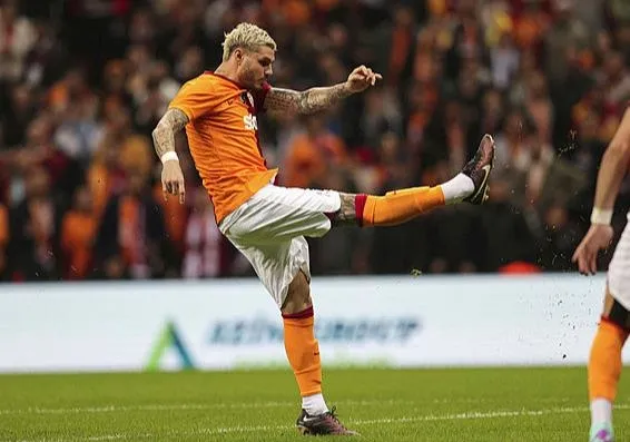 aslan-evinde-kukredi-mauro-icardi-dries-mertens-ve-wilfried-zahanin-golleriyle-alanya-gole-boguldu-1700941489205.jpeg Aslan evinde kükredi! Mauro Icardi, Dries Mertens ve Wilfried Zaha'nın golleriyle Alanya gole boğuldu-2