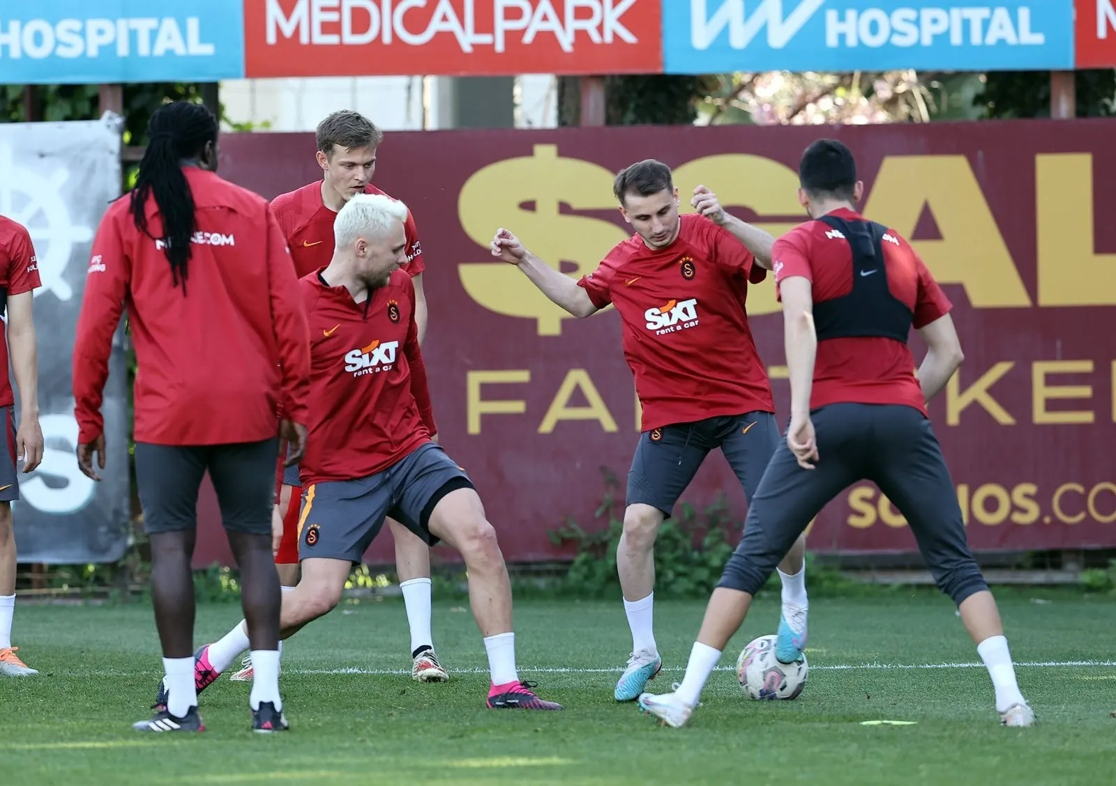 Liverpool'dan Galatasaray'a 40 milyon euroluk transfer! - 18