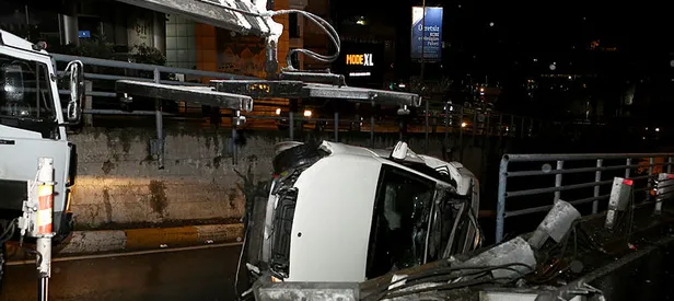 Beyoğlu’nda otomobil takla attı!