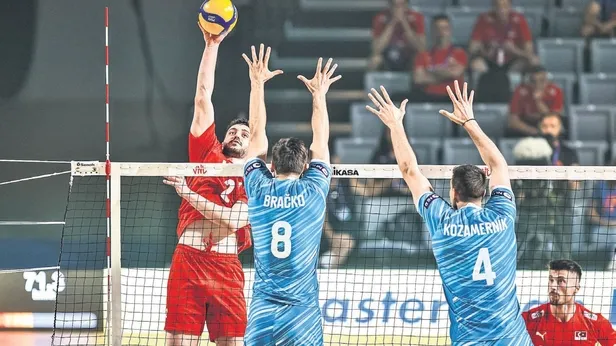 A Milli Erkek Voleybol Takımı Slovenya’ya 3-0 yenildi