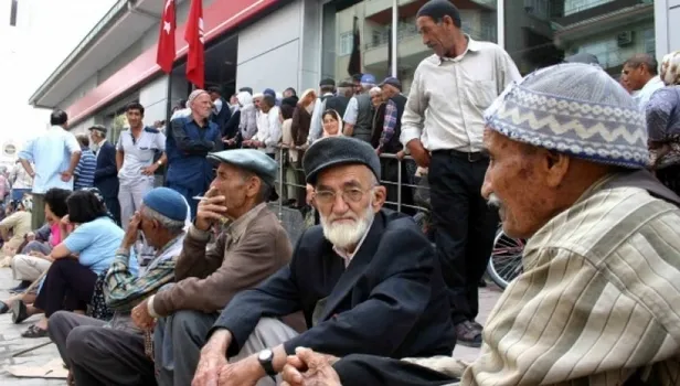 Bakan Selçuk emeklilerin maaş farkları için tarih verdi! Emekli maaş farkları ne zaman yatacak?