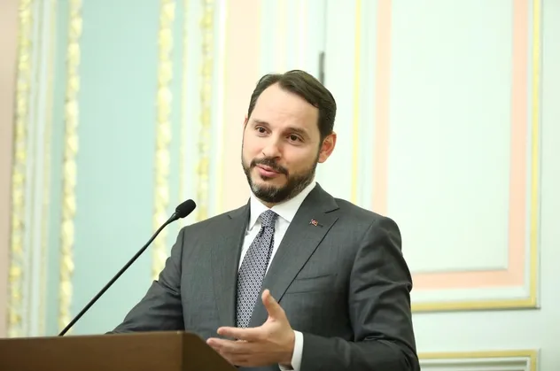 Bakan Albayrak: Ekonomideki yakın dönem beklentilerimizi aktardık