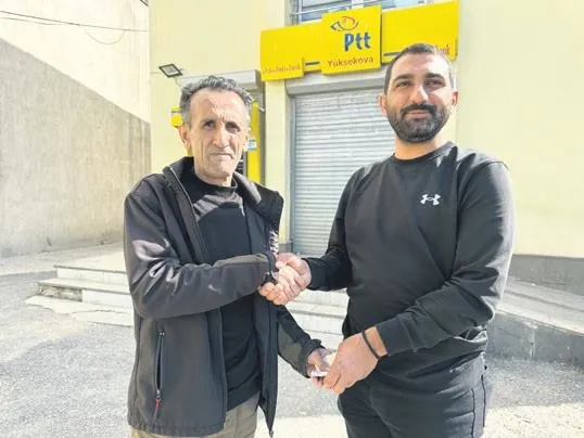 1698097275890.jpeg Lüks yatta can pazarı! Ataköy marinada bir yat alev topuna döndü: 3’ü kadın 4 kişi yaralanırken, 2 kişi denize atlayıp kurtuldu-5