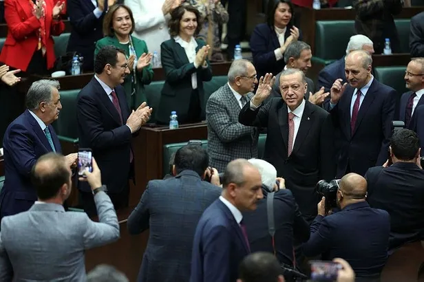 baskan-erdogandan-kara-harekati-mesaji-karadan-da-teroristlerin-tepelerine-binecegiz-1669199115502.jpeg Başkan Erdoğan'dan kara harekatı mesajı: Karadan da teröristlerin tepelerine bineceğiz... Esad'la görüşülecek mi?-4