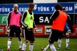Özür diledi formayı kaptı