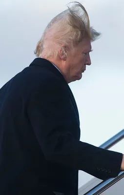 Trump rüzgârın azizliğine uğradı