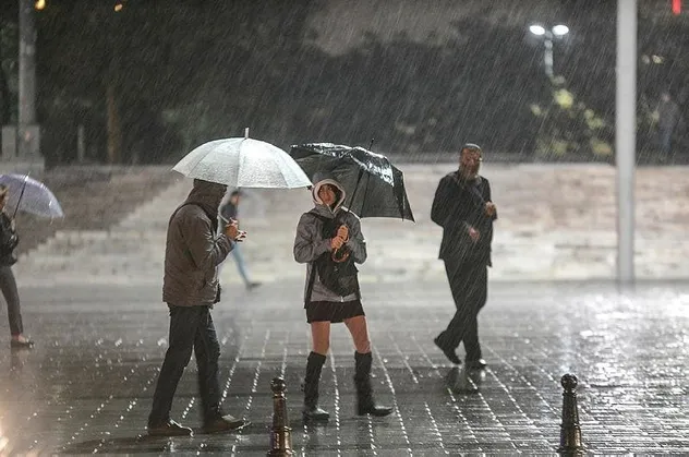 Son dakika: Meteoroloji'den İstanbul için sağanak yağış uyarısı