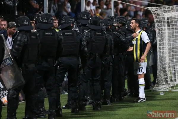 Fenerbahçe maçı olaylar nedeniyle 30 dakika durdu! İşte yaşananlar - 25
