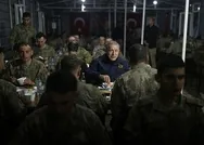 Milli Savunma Bakanı Hulusi Akar Hatayda! Deprem bölgesinde Mehmetçik ile ilk iftar