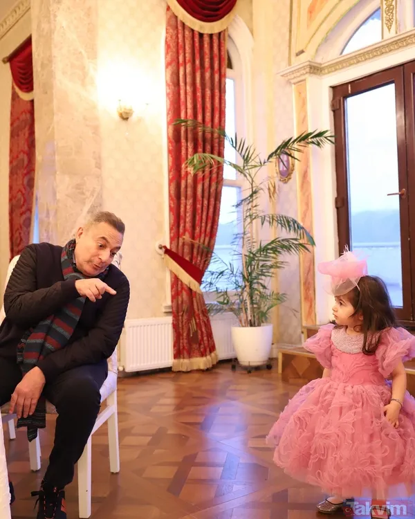 Mehmet Ali Erbil’den baba-oğul paylaşımı! Ali Sadi’yi gören bir daha baktı: Babasının kopyası - 9