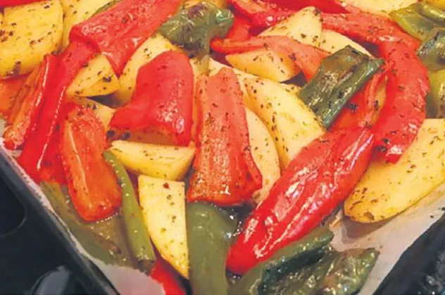 Fırında patates ve soğan