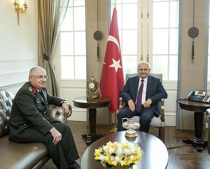 Başbakan Yıldırım, kuvvet komutanlarıyla tek tek görüşüyor