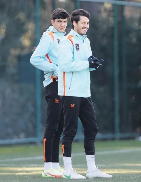 yildiz-futbolcu-miralem-pjanic-kara-kartala-acik-kapi-birakti-besiktas-beni-mutlu-ediyor-1643403714504.jpeg Yıldız futbolcu Miralem Pjanic Kara Kartal'a açık kapı bıraktı! Beşiktaş beni mutlu ediyor-2