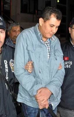 FETÖ'cü hainin evinden 1 milyon dolar çıktı