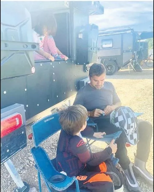 Karavan tutkusuna Neslişah Alkoçlar ile Engin Altan Düzyatan da katıldı-2