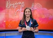 Olimpiyat ikincisi boksörümüz Buse Naz Çakıroğlu, Turkuvaz Medyayı ziyaret etti: Pariste altın gelecek